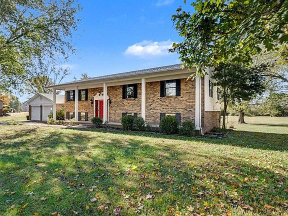 2nd image of 150 Golf Dr SE