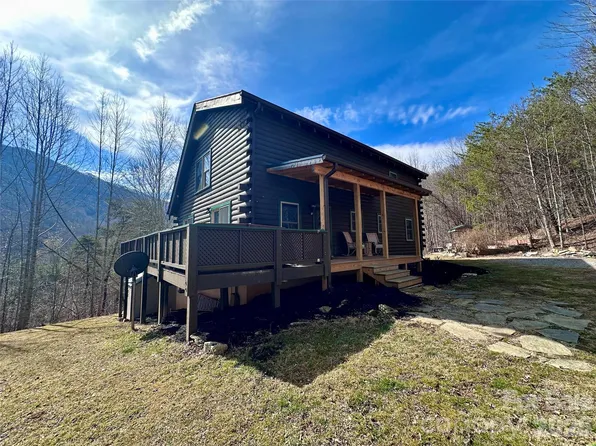 40 Shook Cove Rd, Leicester, NC 28748