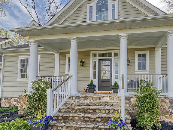 3rd image of 8029 Williams Ln