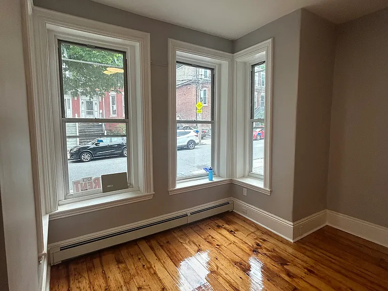 31 Newton St #1A — Photo 5