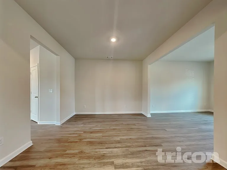 1251 Fendt Dr — Photo 17