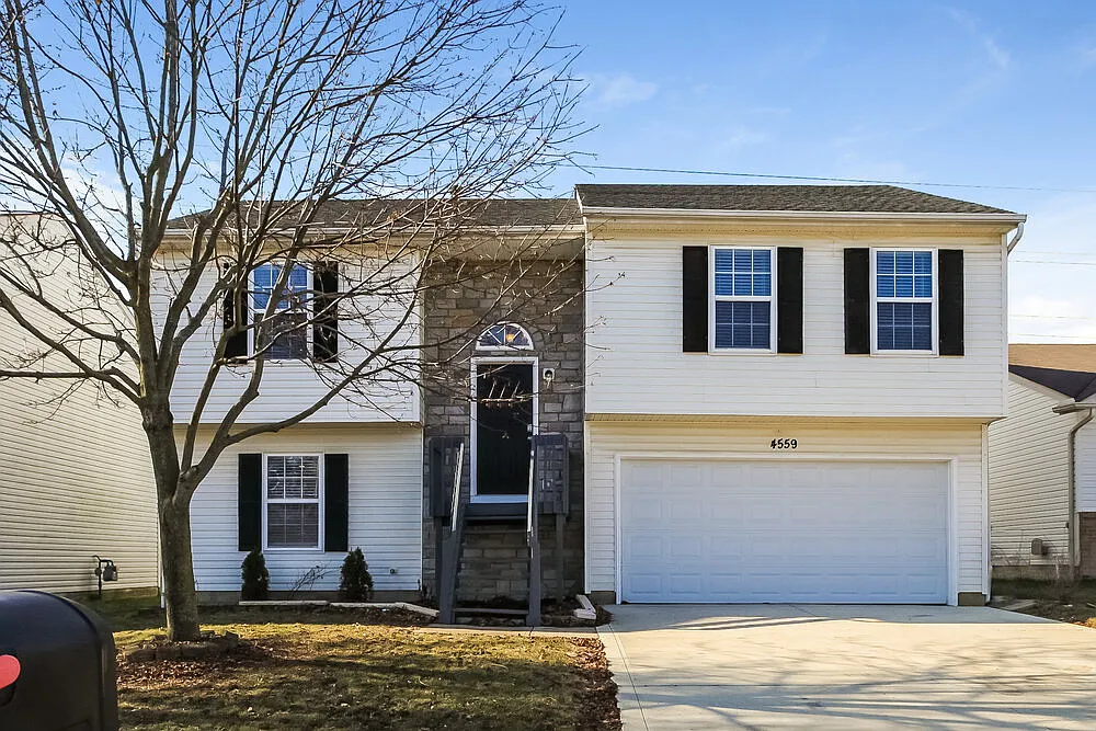 3 bed, 2.0 bath, 1588 sqft, $2,260 — Photo 1