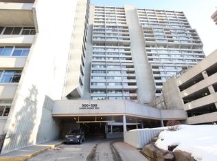 500 Laurier Ave W #703, Ottawa, ON K1R 5E1
