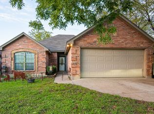 108 W Broadway St, Kennedale, TX 76060