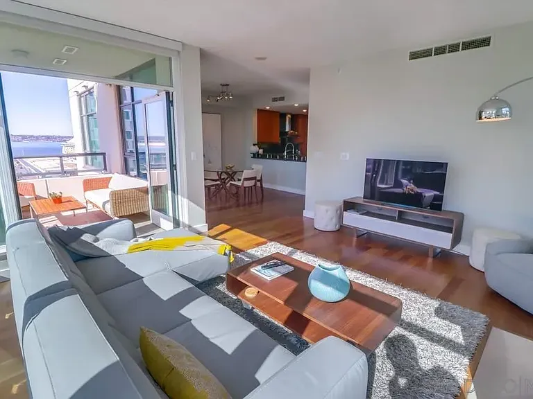 1199 Pacific Hwy #1204 — Photo 6