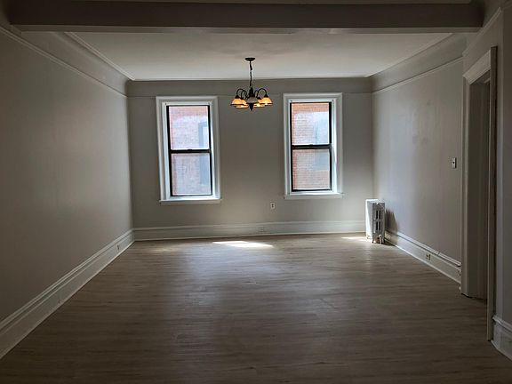 3rd image of 47 Duncan Ave APT 21
