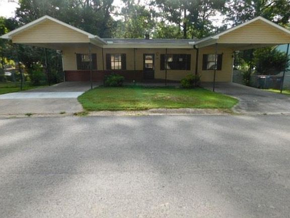 2nd image of 821 Desoto Pl