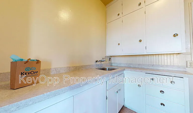 895 31st Ave #7 — Photo 15