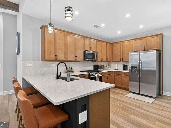 3rd image of 55 Geneva Way