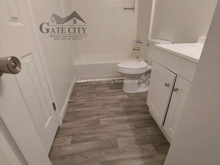427 S Main St #9 — Photo 14