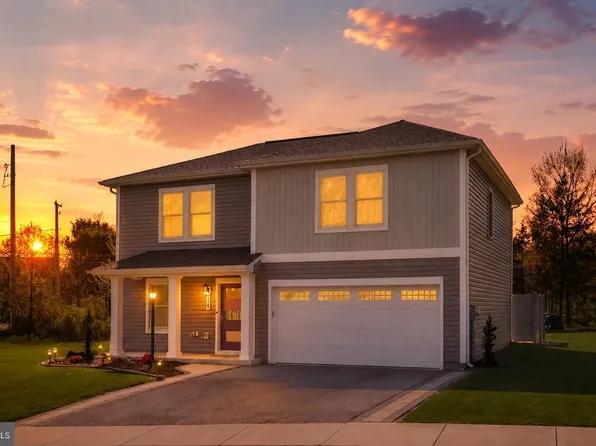18 Chesterfield Rd, New Oxford, PA 17350