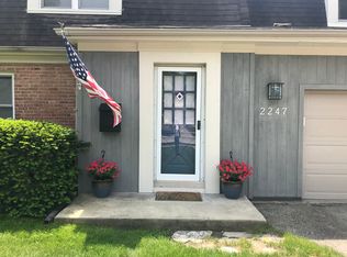 2247 Henley St, Glenview, IL 60025