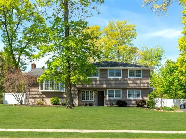 53 Smithfield Rd, Waldwick, NJ 07463