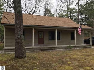 6924 Aarwood Rd NW, Rapid City, MI 49676