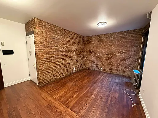 Rented by Yup Realty LLC | media 2