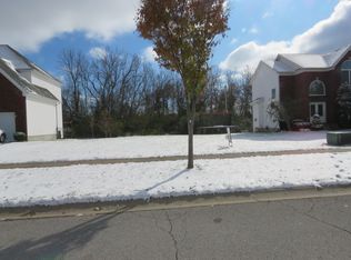6037 Sweetbay Dr, Crestwood, KY 40014