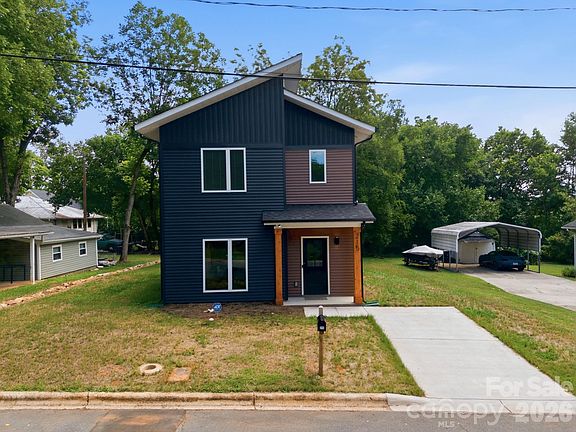 4th image of 215 Green St