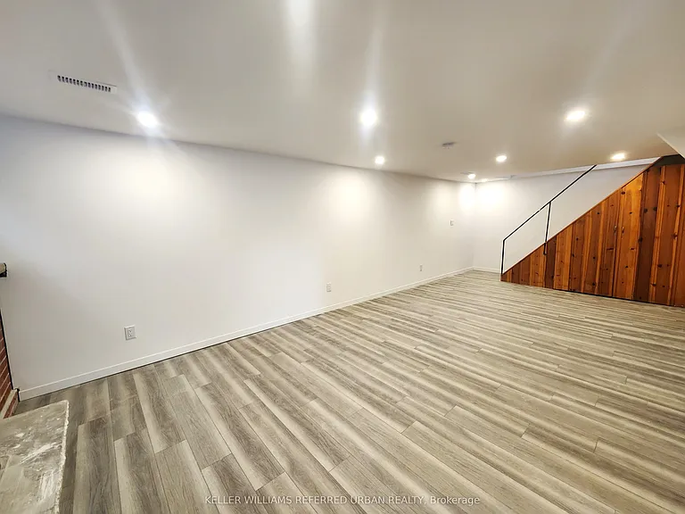 35 Shippigan Cres — Photo 17