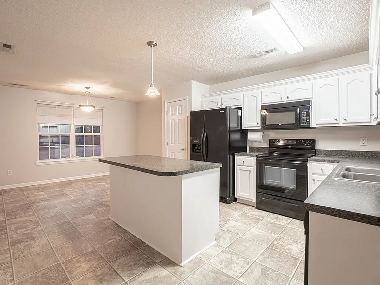 2715 Amidala Ln — Photo 13