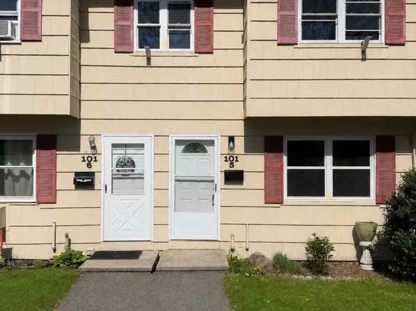 101 Ridge Road #5, Naugatuck, CT 06770