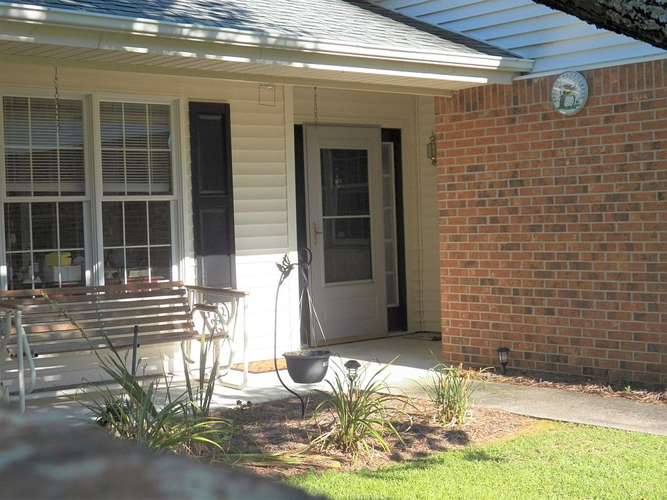 2nd image of 623 Clarendon Pl