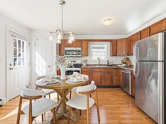 3rd image of 36 Beechwood Avenue
