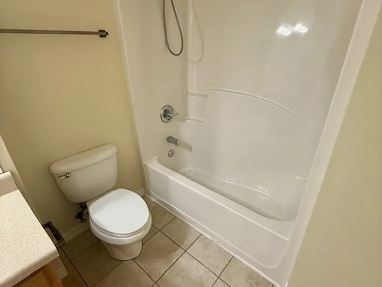 223 Johnson Ct — Photo 5