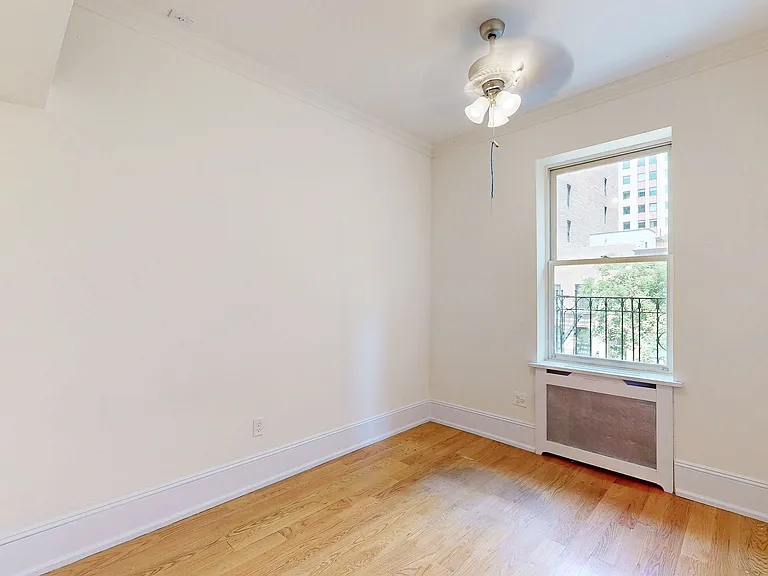 312 W 48th St #22 — Photo 11