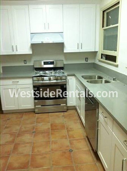 1st image of 730 S Plymouth Blvd