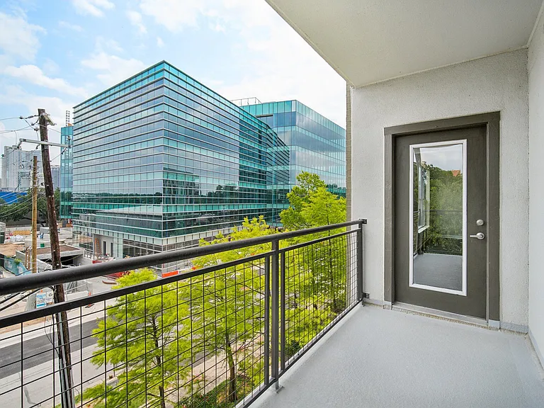 Cole Apartments — Photo 24