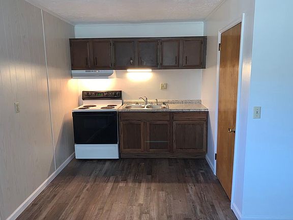 2nd image of 20 Montgomery St #7