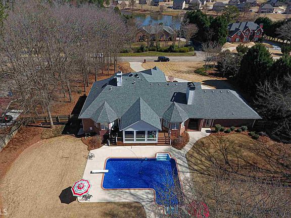 2nd image of 137 Highland Park Dr