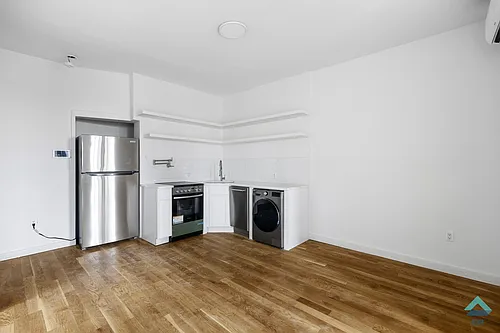 441 Wilson Ave Photo 1