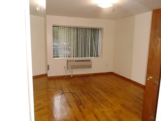 Rented by 18 REALTY | media 14