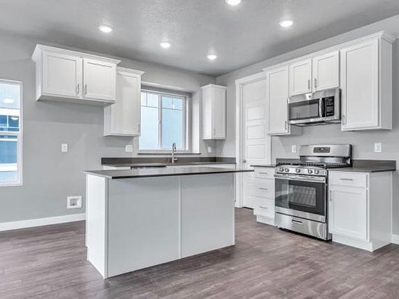 5th image of 2319 N Penstemon Way