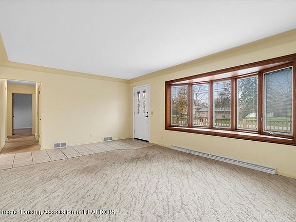 4th image of 1818 Harvey Dr