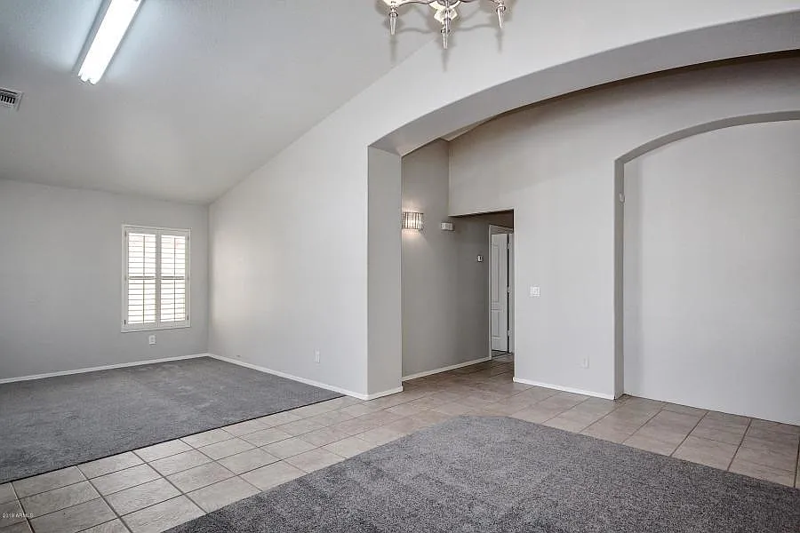 12715 W Cambridge Ave — Photo 3