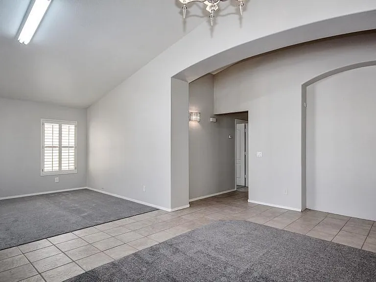12715 W Cambridge Ave — Photo 3