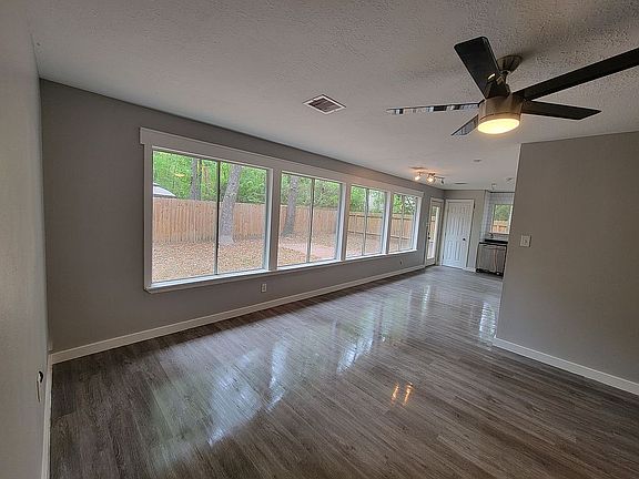 2nd image of 18411 Hollow Oaks Cir
