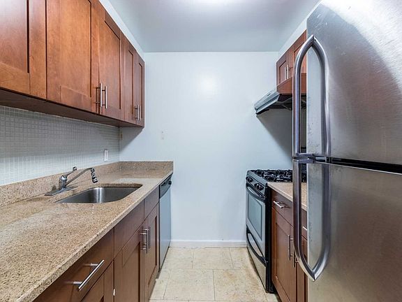 5th image of 3830 Parsons Blvd APT 2C