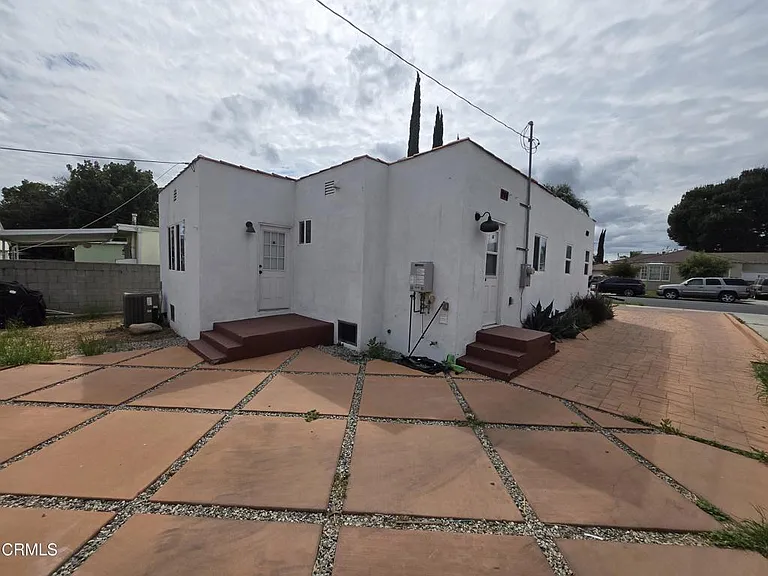 424 Fermoore St — Photo 2