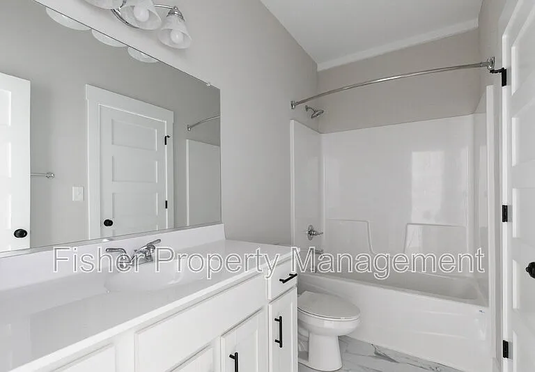 2202 Carrington St #200 — Photo 14