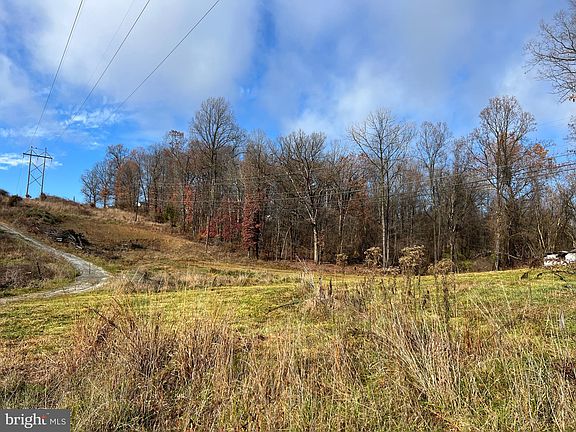 4th image of 33-43 44 Old Oak Ln