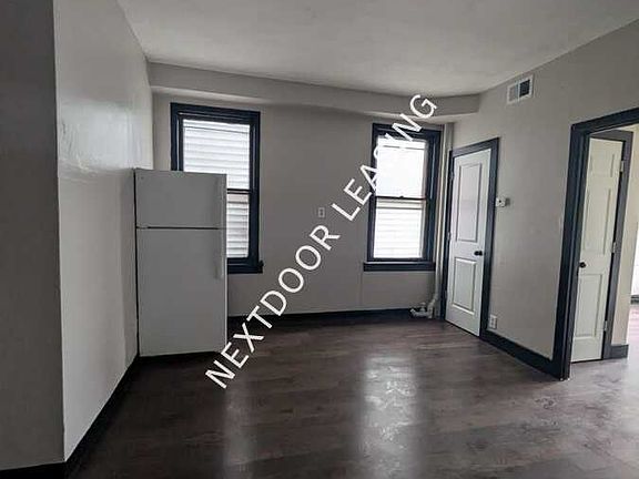 3rd image of 241 Duncan Ave #1M