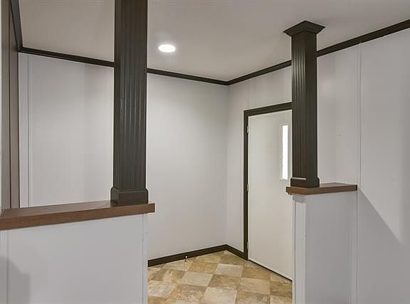 4th image of 20 Willow Bend Ct