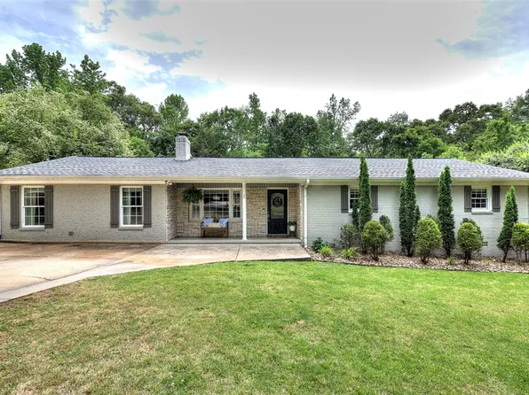 105 Theodore Dr, Greenville, SC 29611