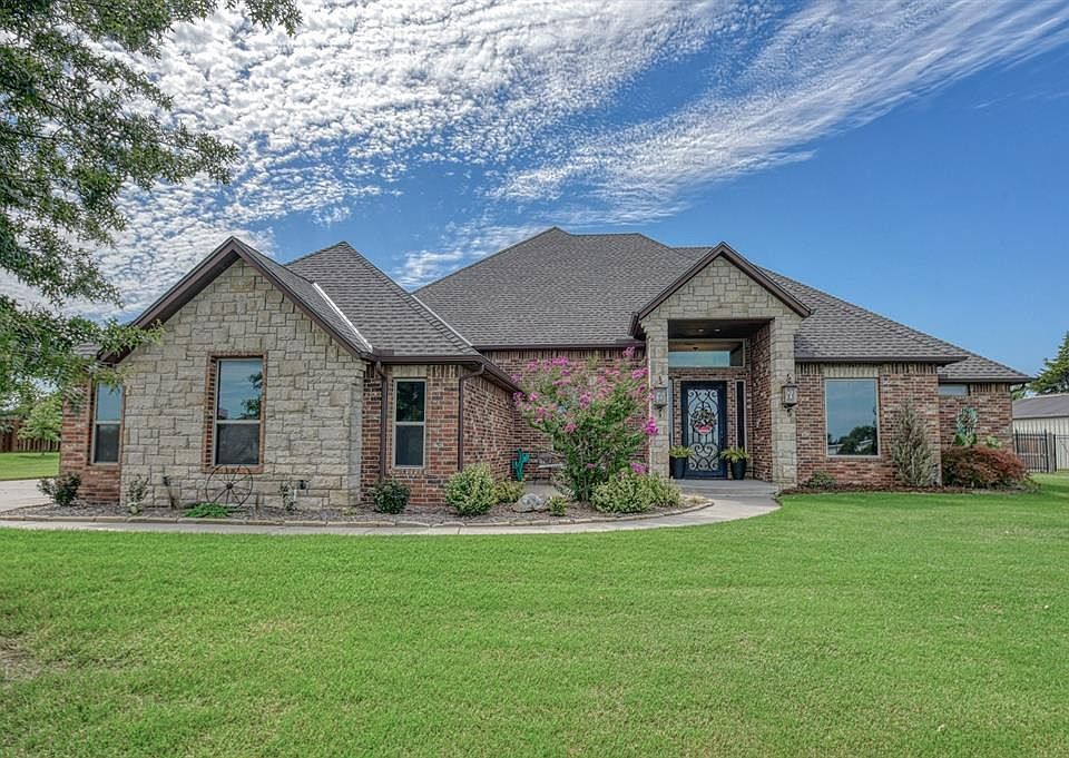 1st image of 15415 Coral Creek Ln