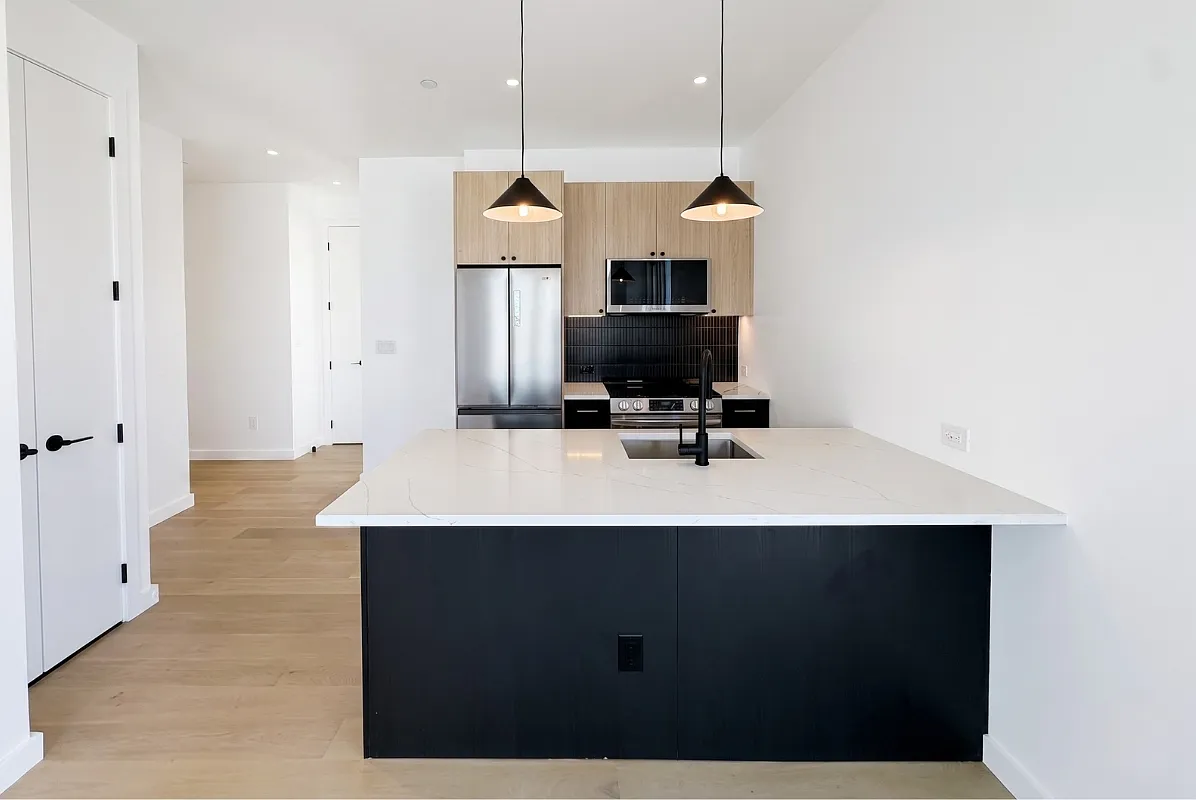11-14 35th Avenue — Photo 2