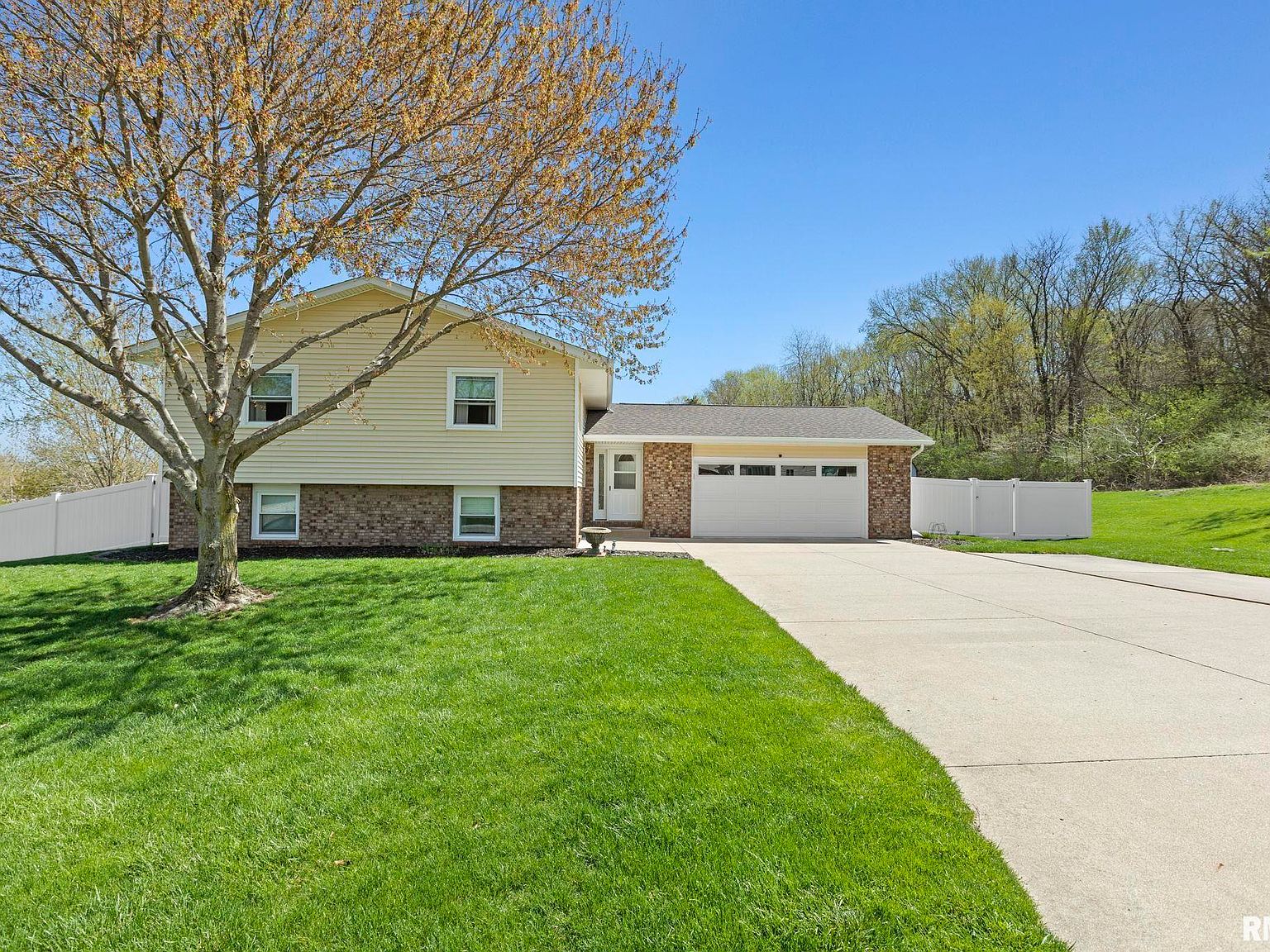 609 Timber Ridge Dr, Andalusia, IL 61232 Zillow