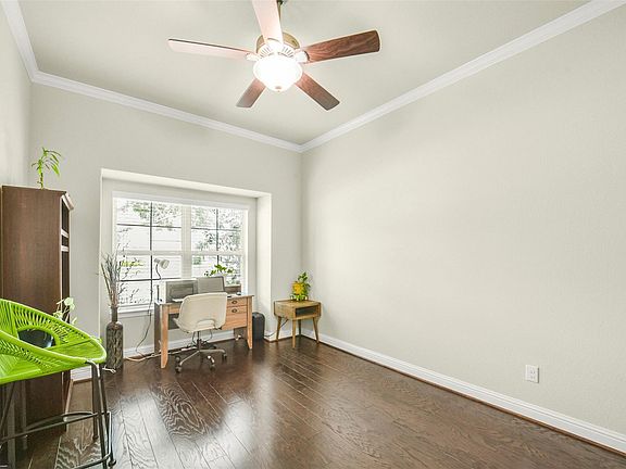 4th image of 2214 Captain Davis Dr